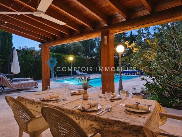 Propriete 6 pièce(s) 4 chambre(s) 210 m²