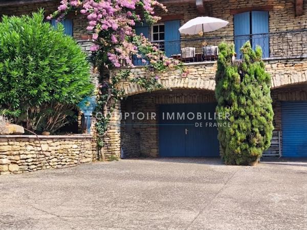 Propriete 6 pièce(s) 4 chambre(s) 210 m²