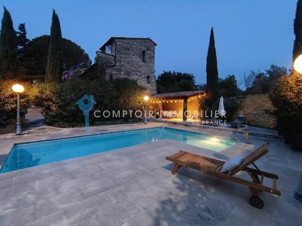 Propriete 6 pièce(s) 4 chambre(s) 210 m²