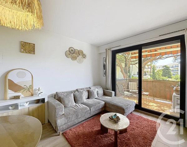 Appartement T3 à vendre  3 pièces - 43,87 m 2   CAVALAIRE SUR MER  - 83