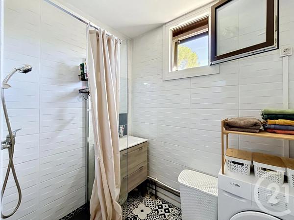 Appartement T3 à vendre  3 pièces - 43,87 m 2   CAVALAIRE SUR MER  - 83