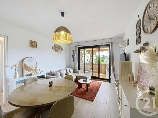 Appartement T3 à vendre  3 pièces - 43,87 m 2   CAVALAIRE SUR MER  - 83
