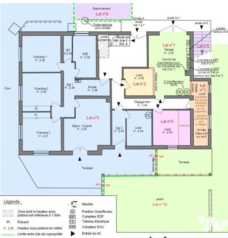 MAISON DIVISEE EN TROIS APPARTEMENTS EDIFIEE SUR 1800 m2 de terrain