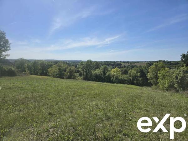 BON EMPLACEMENT ET JOLIE VUE!