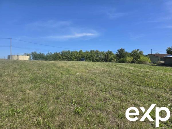 BON EMPLACEMENT ET JOLIE VUE!