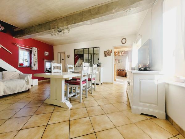 Corps de ferme 5 pièce - 5200 m2 de terrain dont 3400 m2 constructibles