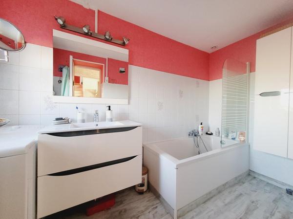Corps de ferme 5 pièce - 5200 m2 de terrain dont 3400 m2 constructibles