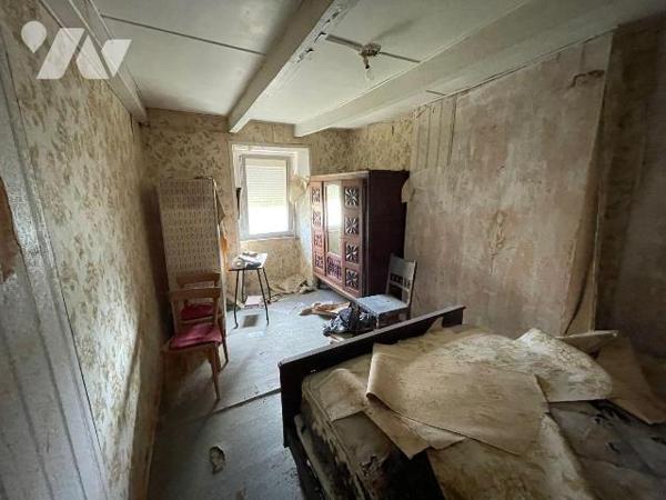 Bourg de Trégastel
Ensemble immobilier en pierres (ancienne ferme).
Celle ci se compose d'une...