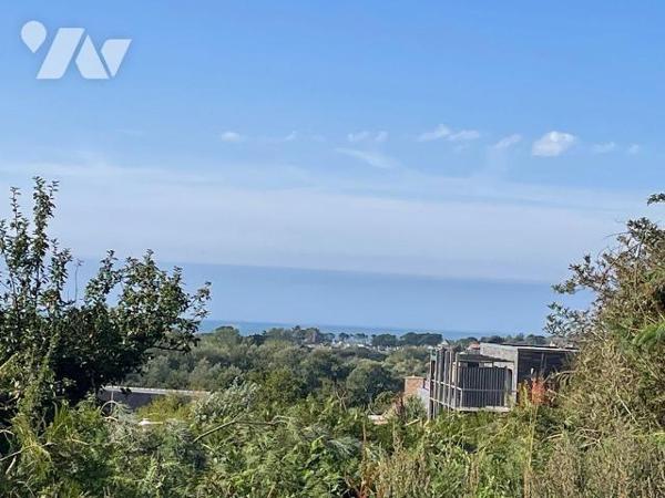 Bourg de Trégastel
Ensemble immobilier en pierres (ancienne ferme).
Celle ci se compose d'une...