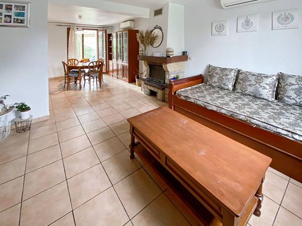 Maison Vaureal 5 pièces 108 m² avec terrain et garage.