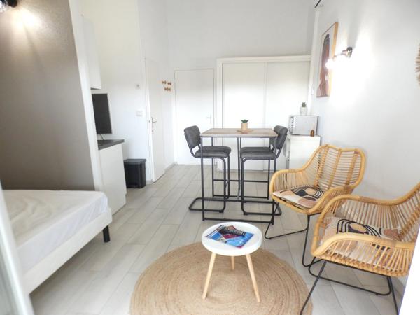 Pinède. Appartement studio cabine