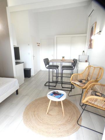 Pinède. Appartement studio cabine