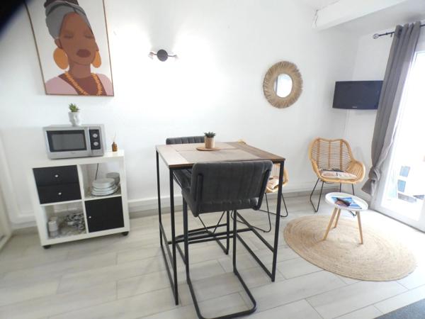 Pinède. Appartement studio cabine