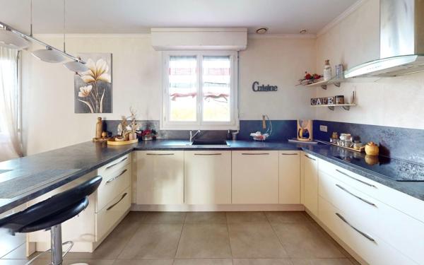 Maison à vendre    6 pièces •  Plouray