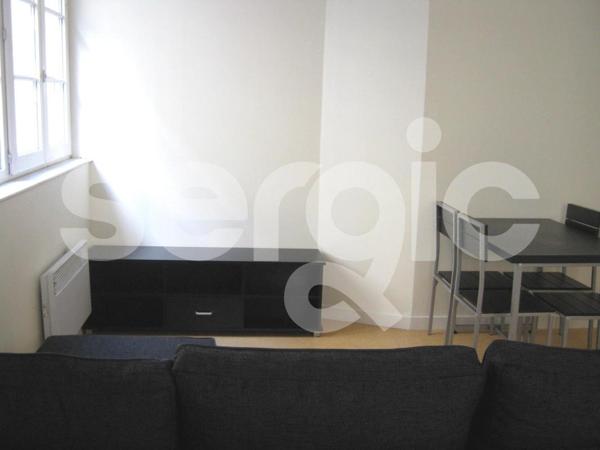 Location 2 Pieces 33 49100 Angers 23 0433 01 0001