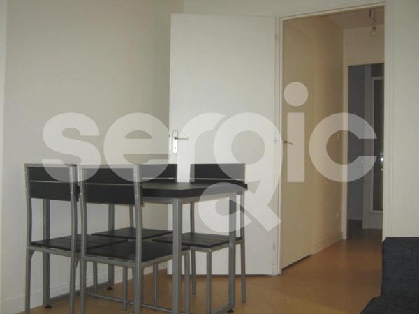 Location 2 Pieces 33 49100 Angers 23 0433 01 0001