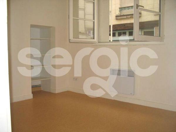 Location 2 Pieces 33 49100 Angers 23 0433 01 0001