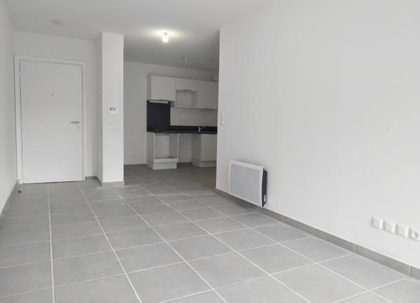 Appartement à louer    2 pièces • 45 m2 Agde