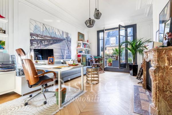 # Appartement – 209m² – Paris 8ème