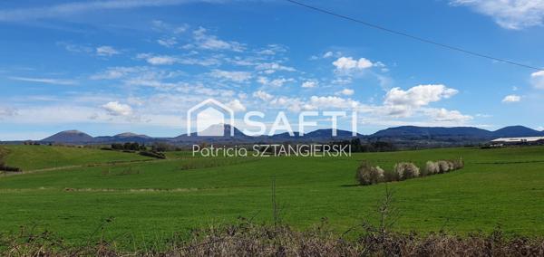 Terrain à bâtir avec vue sur la chaine des Puys.