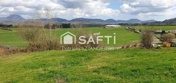 Terrain à bâtir avec vue sur la chaine des Puys.
