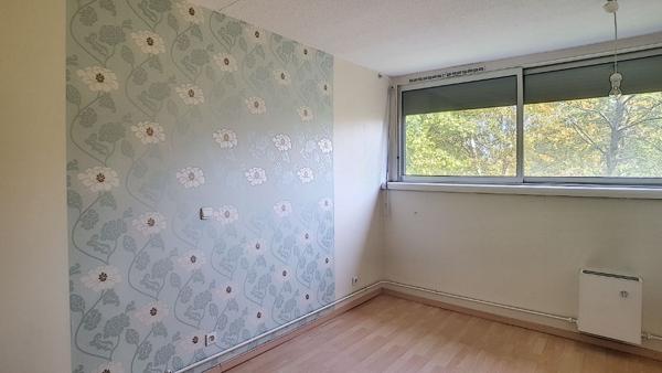 VENDU LOUE -  Appartement  de type T3 lumineux de 68m2 avec terrasse .