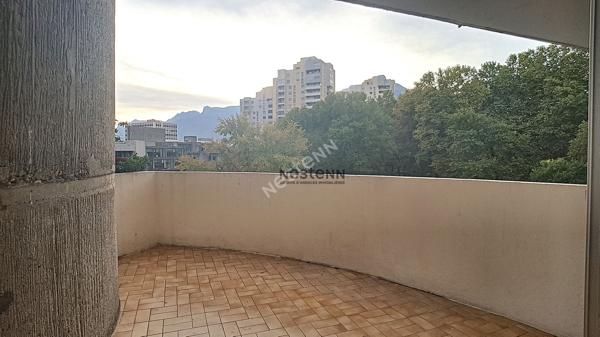 VENDU LOUE -  Appartement  de type T3 lumineux de 68m2 avec terrasse .