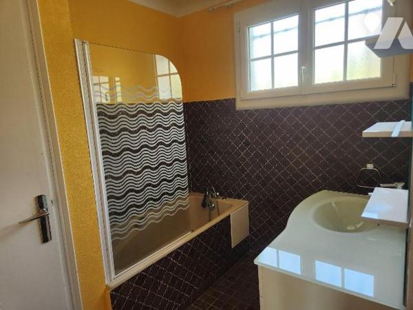 Maison familiale de 160 m² avec terrain entièrement constructible de 2 980 m² - Arsonval (5 min...
