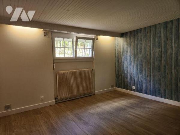 Maison familiale de 160 m² avec terrain entièrement constructible de 2 980 m² - Arsonval (5 min...