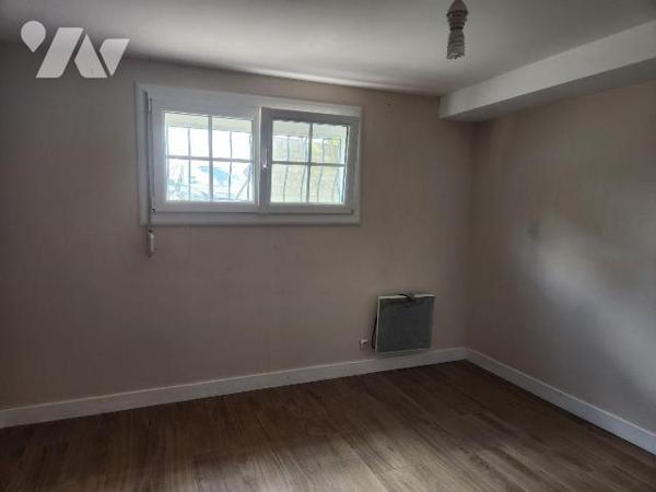 Maison familiale de 160 m² avec terrain entièrement constructible de 2 980 m² - Arsonval (5 min...
