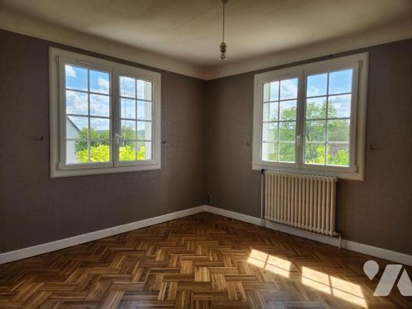 Maison familiale de 160 m² avec terrain entièrement constructible de 2 980 m² - Arsonval (5 min...