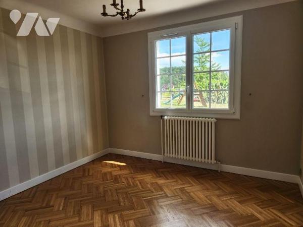 Maison familiale de 160 m² avec terrain entièrement constructible de 2 980 m² - Arsonval (5 min...