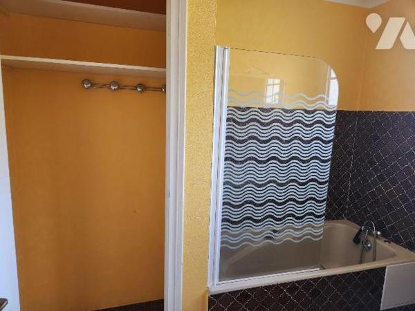 Maison familiale de 160 m² avec terrain entièrement constructible de 2 980 m² - Arsonval (5 min...