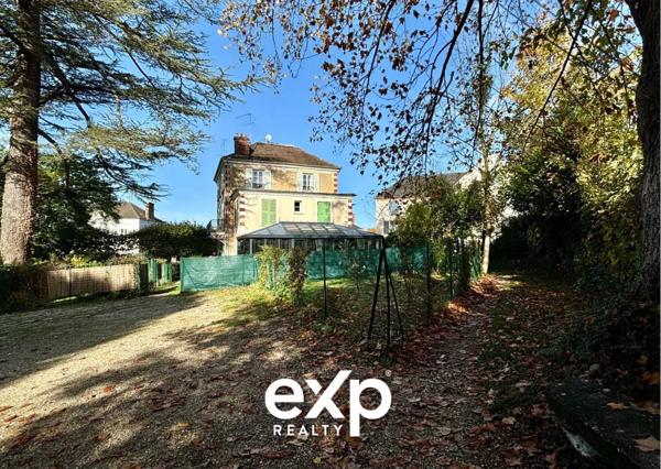 Coulommiers Appartement de charme F4 106 m² avec balcon et jardin privatif