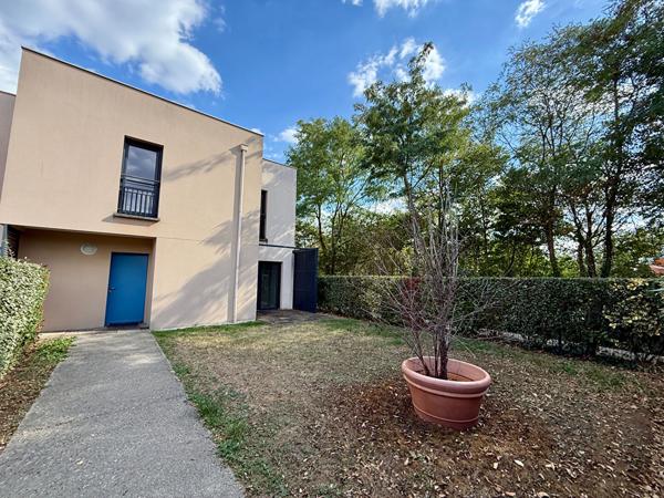 Résidence sécurisée maison Emerainville avec jardin, parking et cave !