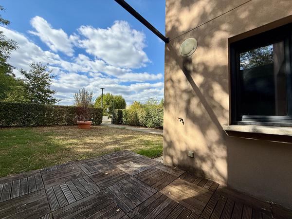 Résidence sécurisée maison Emerainville avec jardin, parking et cave !