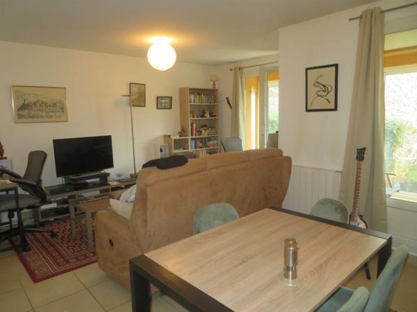 Belle MAISON sur 2 niveaux de 95 m3 à vendre centre ville de DIGNE LES BAINS (04)