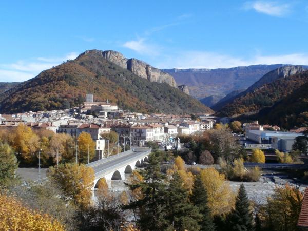 Belle MAISON sur 2 niveaux de 95 m3 à vendre centre ville de DIGNE LES BAINS (04)