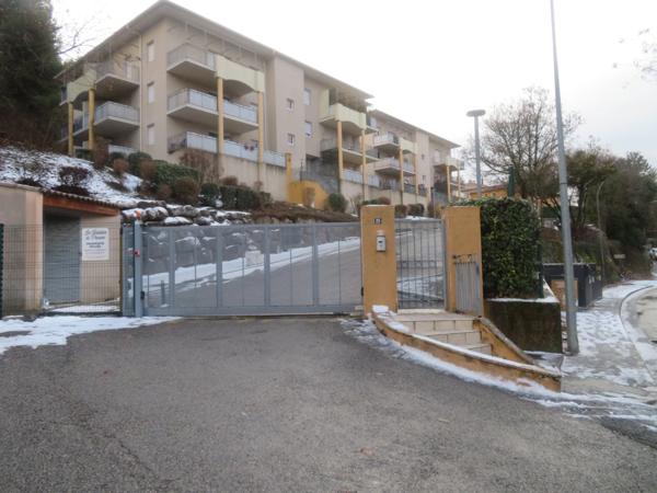 Belle MAISON sur 2 niveaux de 95 m3 à vendre centre ville de DIGNE LES BAINS (04)