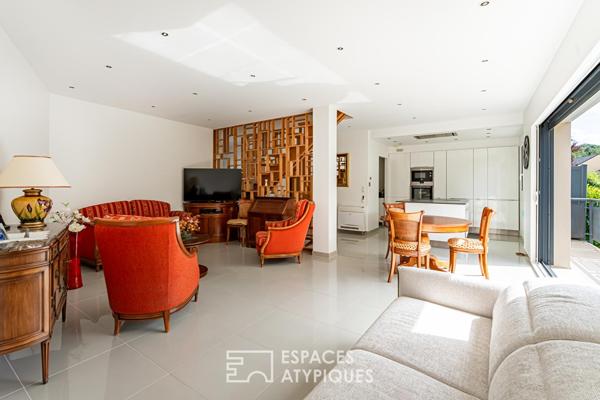 Maison contemporaine atypique de 180 m² sur trois niveaux avec rez-de-jardin