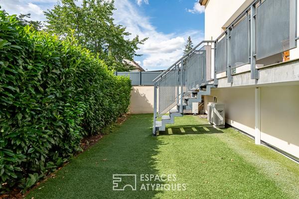 Maison contemporaine atypique de 180 m² sur trois niveaux avec rez-de-jardin