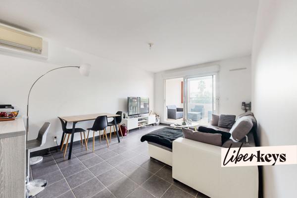 Nîmes- Joli T2 récent, Terrasse et garage. 