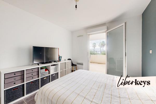 Nîmes- Joli T2 récent, Terrasse et garage. 