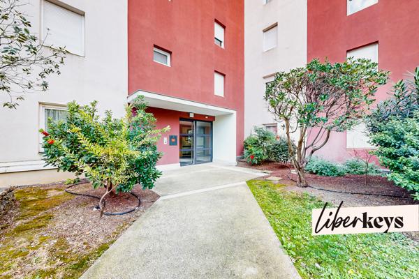 Nîmes- Joli T2 récent, Terrasse et garage. 