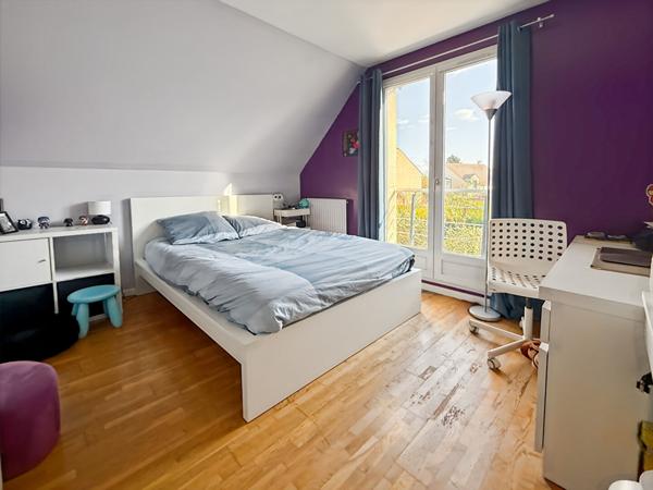 A vendre à Vauréal, dans quartier prisé, grande maison de 8 pièces avec vie de plain-pied !