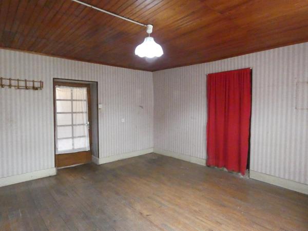 Maison,8 pièces ,5 chambres, dépendances, sur 15 ares de terrain