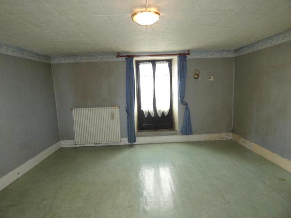 Maison,8 pièces ,5 chambres, dépendances, sur 15 ares de terrain