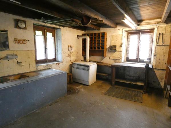 Maison,8 pièces ,5 chambres, dépendances, sur 15 ares de terrain