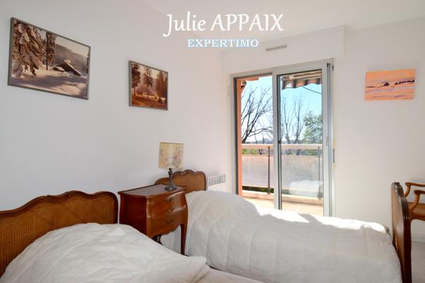 Fréjus (83600) FREJUS, APPARTEMENT 3 PIECES AVEC PARKNG, CAVE ET UNE GRANDE TERRASSE