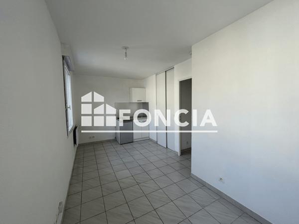 Location Studio 20 m² - 7 RUE PUECH DU TEIL Nimes 30900